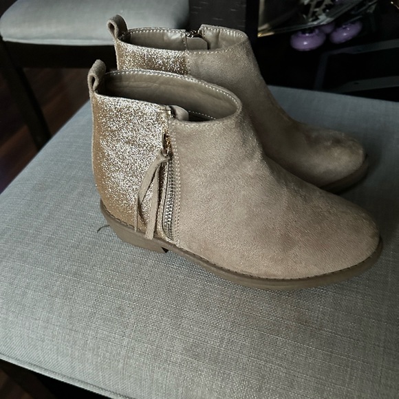 Boots - Picture 2 of 2